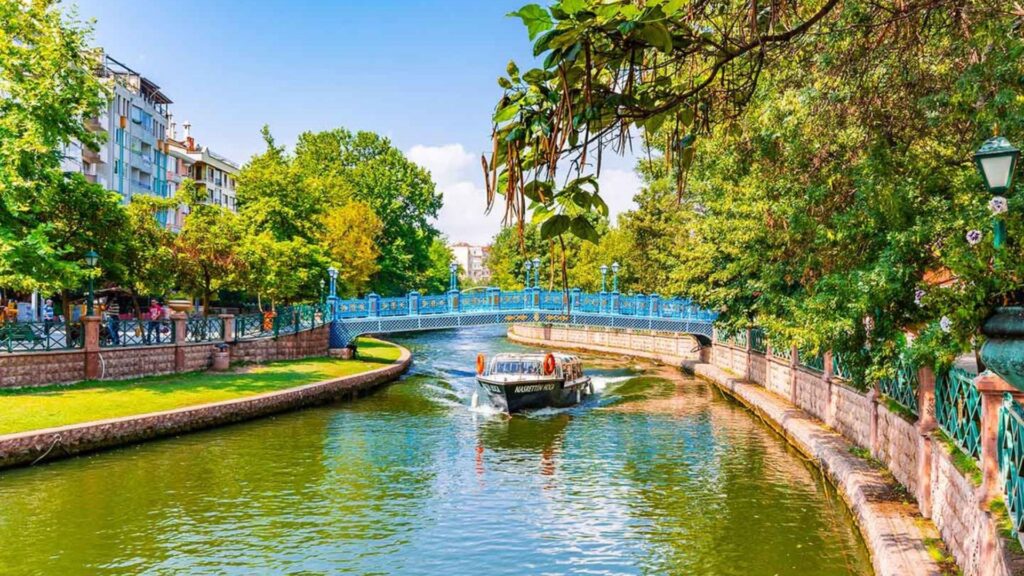 Eskişehir’de Gezilecek En Güzel Yerler: Porsuk’tan Odunpazarı’na Adım Adım Şehir Turu